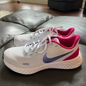 Nike tennis shoes. Brand new. womens Size 6.5 Never Worn
